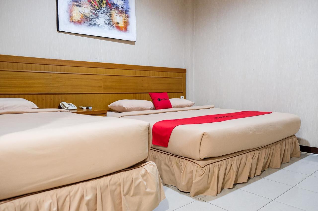 Reddoorz Plus Near Living World Pekanbaru Exterior foto