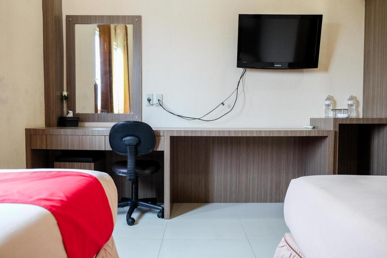Reddoorz Plus Near Living World Pekanbaru Exterior foto